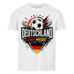 Shirtyseven weißes Baumwoll-T-Shirt mit Deutschland Fan Mode WM 2026 Fußball-Design in Schwarz-Rot-Gold.